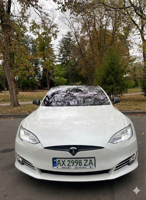 Tesla Model S Signature Performance 2012 (416 л.с.)