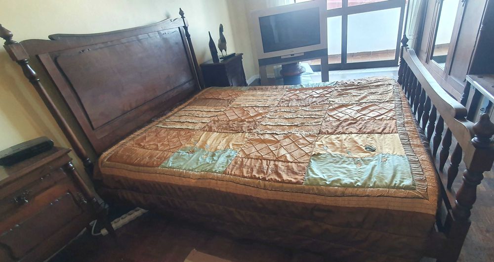 Cama Casal - Madeira Maciça