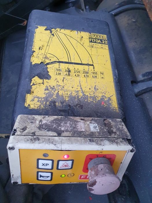 Renault Kerax 6x2, FASSI F170 HDS, 8.3m paka, dobry stan, 3 miejsca