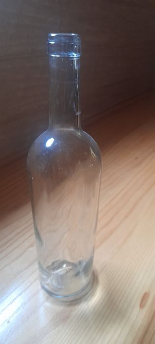 Butelki białe pój 0,75l