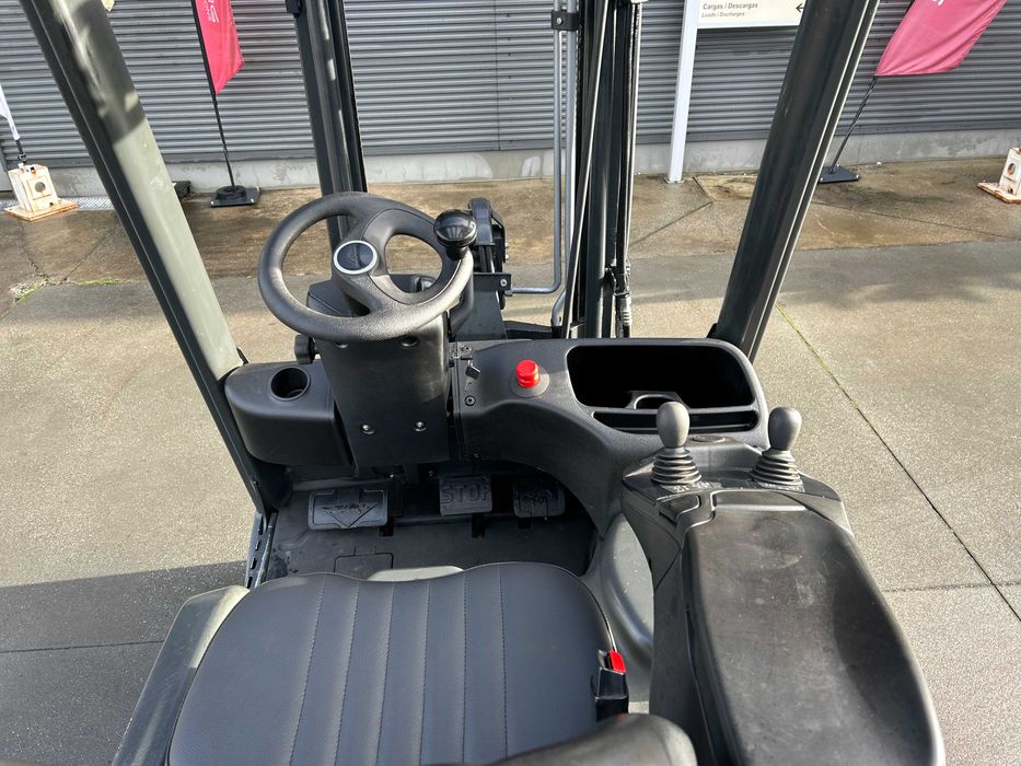 Empilhador Linde E16C-02 1600 Kgs Elétrico