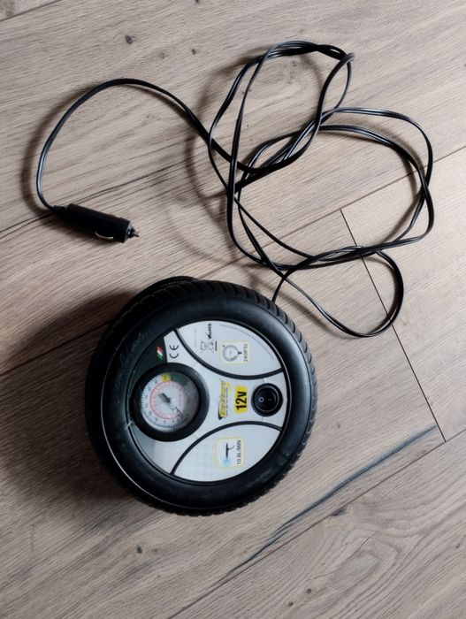 Kompresor z manometrem