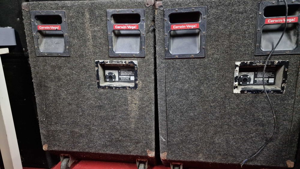 PA Colunas som CERWIN VEGA - passivo