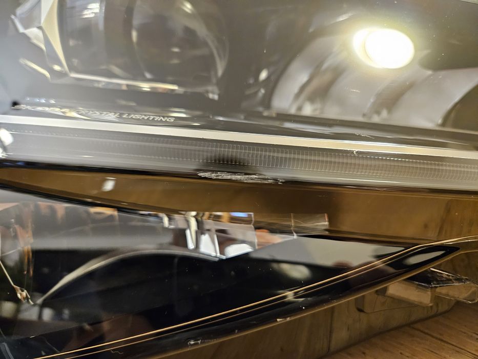 Lampa prawa LED Matrix SKODA SUPERB III