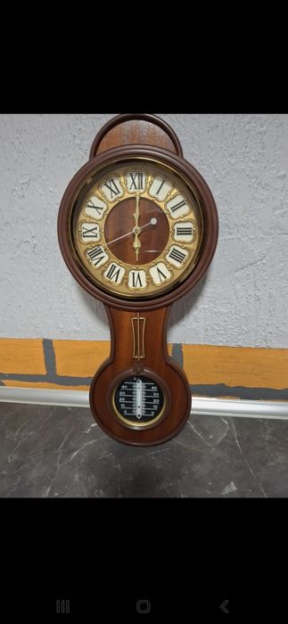 Piękny dębowy zegar ścienny