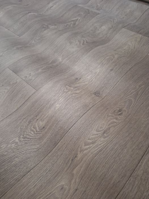 Продам лінолеум світло сірий