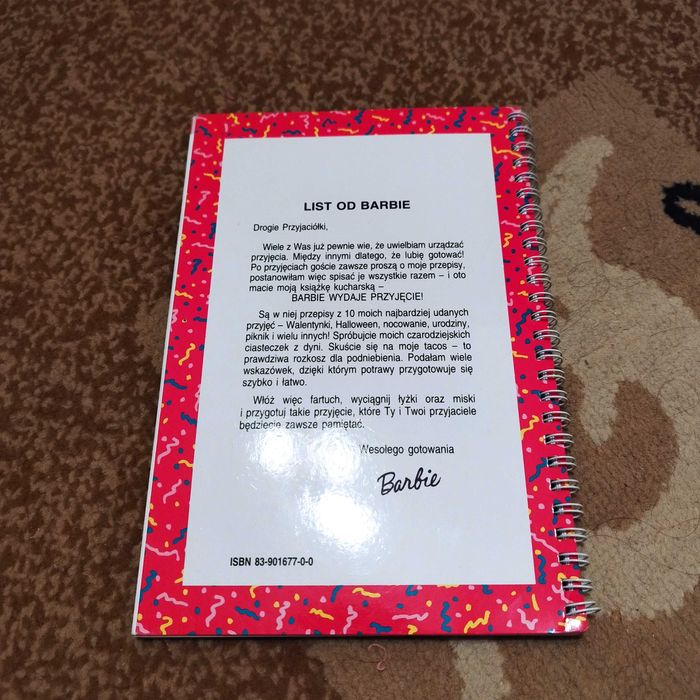Katalog Barbie wydaje przyjęcie z przepisami lata 90 PRL