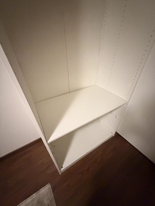 Armário IKEA aberto
