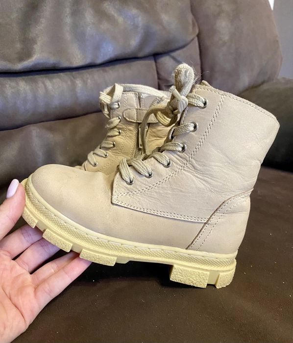 Осінні ботінки на дівчинку