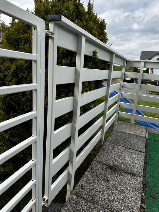 Barierka ocynkowana solidna 10,5 mb. Plus furtka