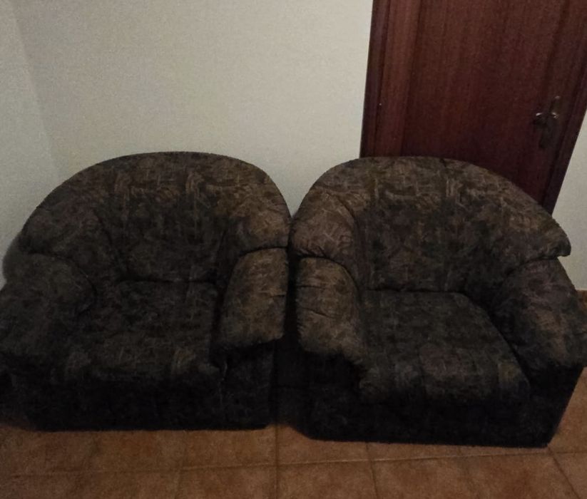 Vendo 2 sofás individuais