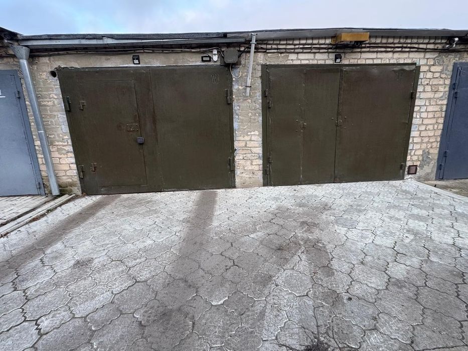 Гараж в Гск 1,первый ряд