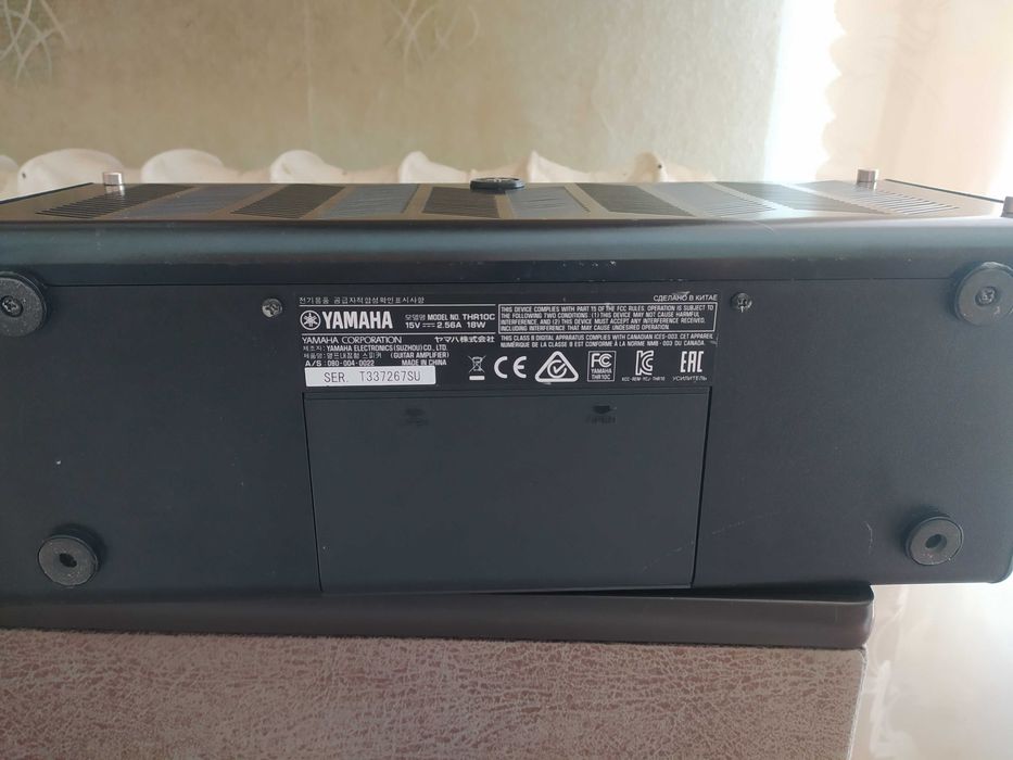 Комбик Yamaha THR10C