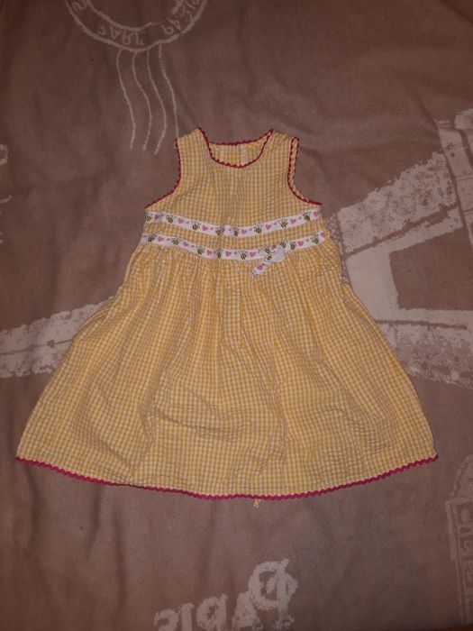 Гарна сукня на 4 рочки