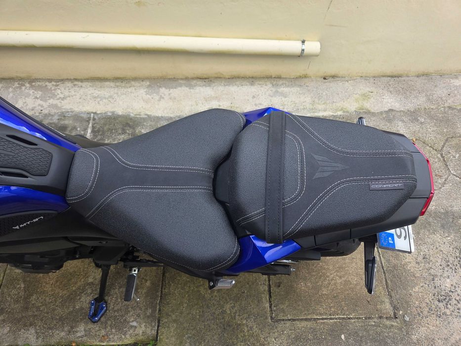 Yamaha MT-07 Y-AMT (Aut.) 10/2025 – Full Extras Originais + 2 Capacetes SHOEI – São Miguel