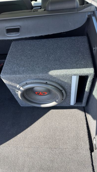 Subwoofer com caixa dutada