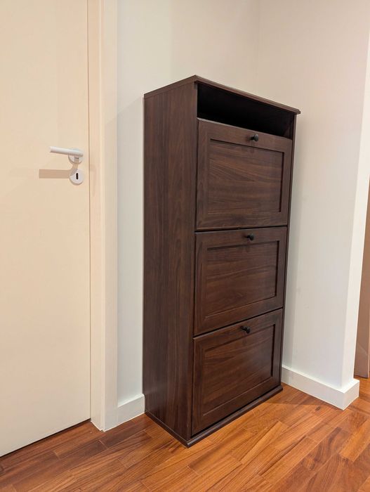 Sapateira IKEA BRUSALI – castanho escuro -