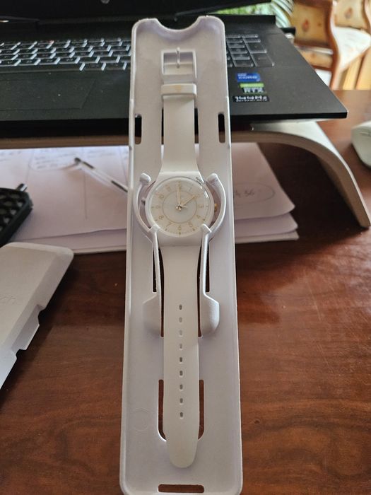 SWATCH  mod CHIC PAY
