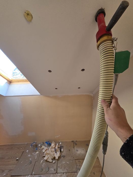 Izolacje celulozą docieplenia celulozą naprawa izolacji po kunach