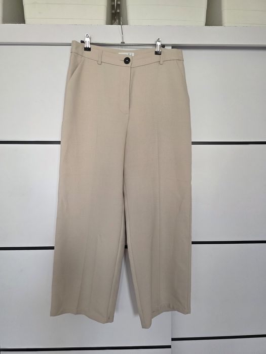 Materiałowe spodnie