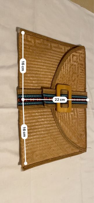 2 Bolsas em palhinha