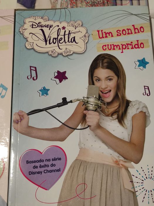 Conjunto de livros da Violetta (Disney)