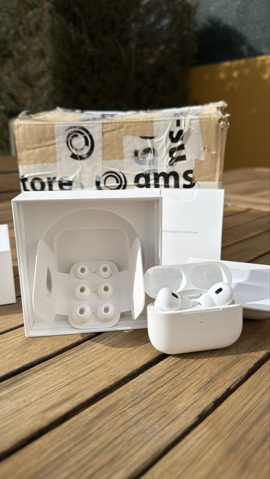 AirPods Pro 2 - como novos - 1 ano de uso - original