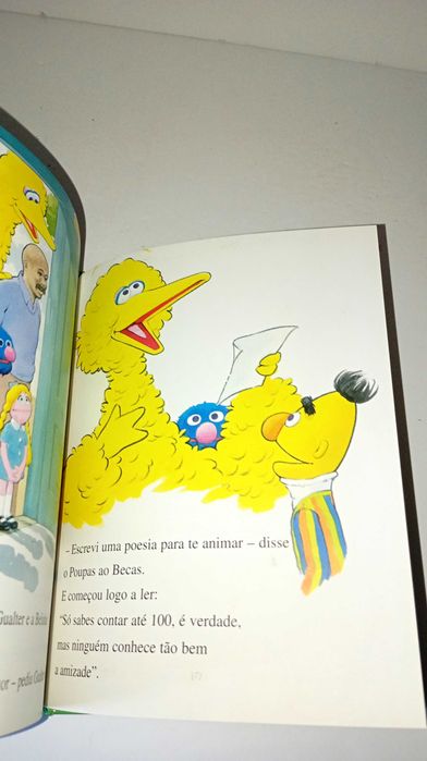 È um segredo! - livro da Rua Sésamo