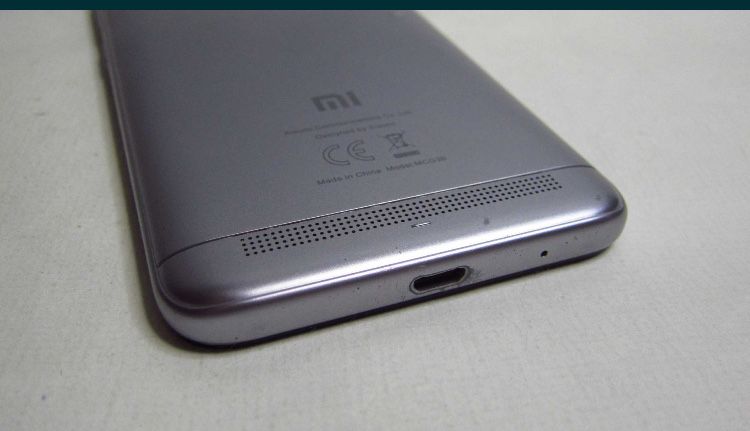 Readme 5 памʼять 16 сірого коляру