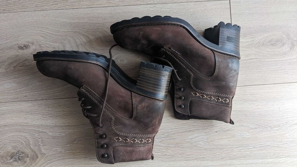 Botki sznurowane damskie 40