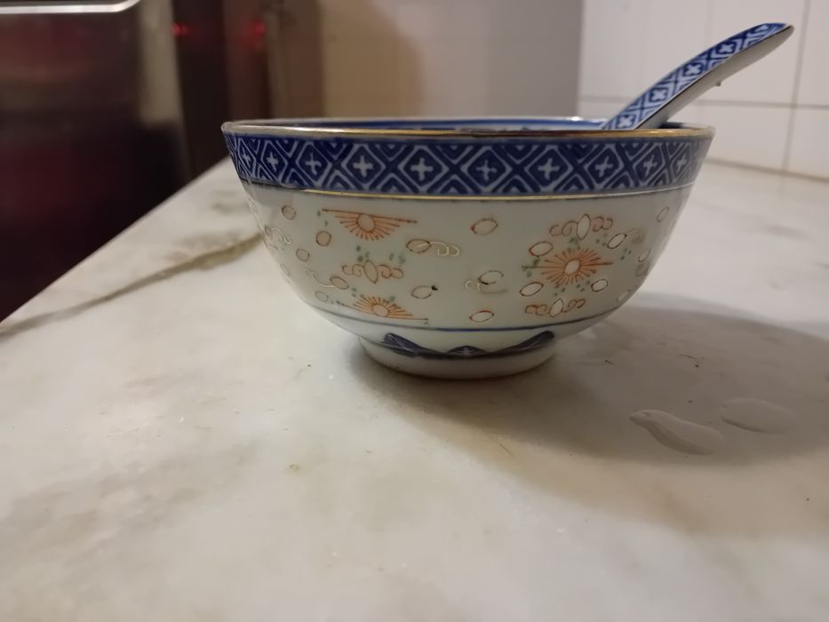Taça Chinesa em Porcelana com Colher