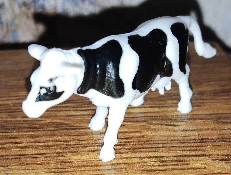 Реалистичная фигурка Корова