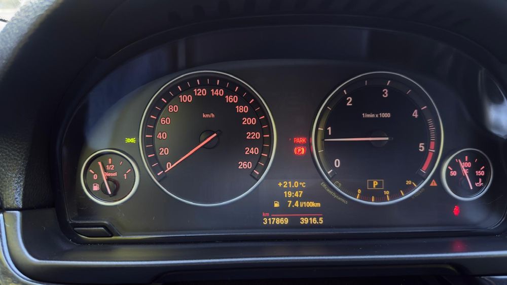 Bmw f11 520d  como  nova e com histórico de manutenção completo