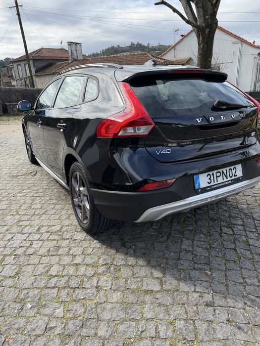 Volvo v4 cross country 2015