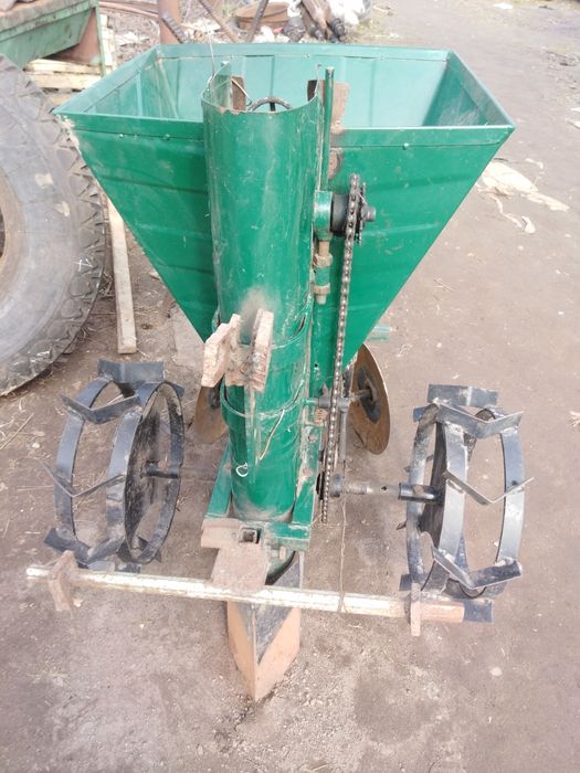 Картоплесаджалка, картофелесаджалка, картошкосажалка, сажалка, саджал