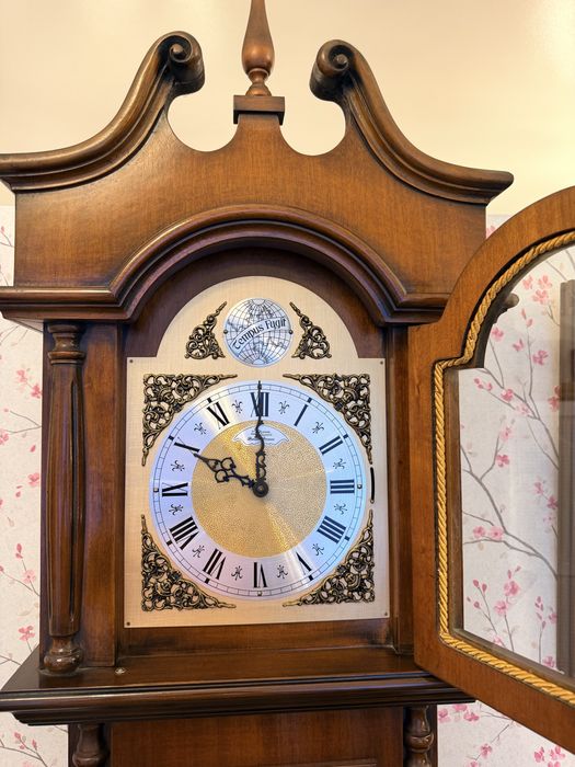 Relogio pedestral Tempus Fugit