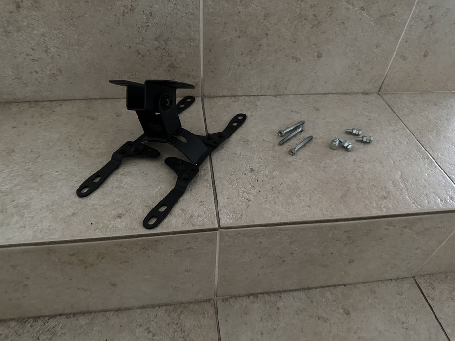 Suporte parede TVs até 36”