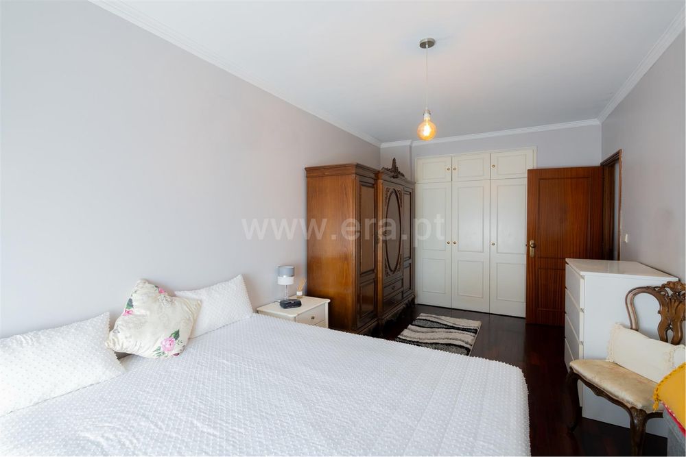 Apartamento T3 Duplex em Custóias Matosinhos , com Terraço Privativo e Garagem Fechada