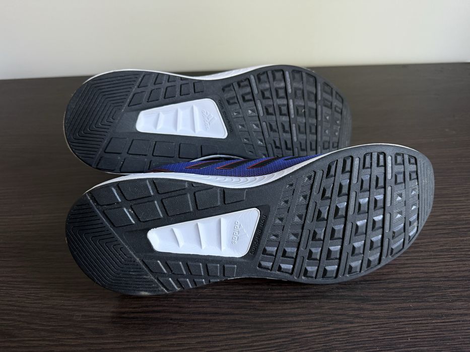 Кросівки Adidas Runfalcon 2.0 FY9627 Розмір 43.5 на 27.5 см