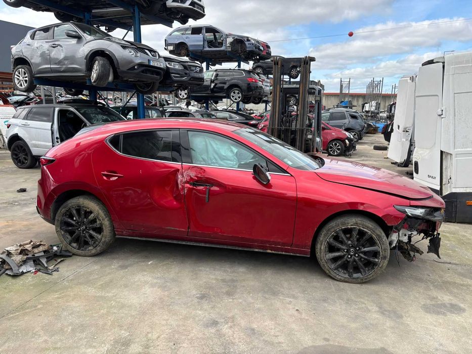 Peças Mazda 3 Hibrido do ano 2023