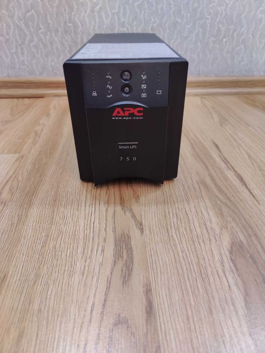 APC Smart-UPS 750VA USB SUA750I бесперебойник ИБП чистый синус 9Ah акб