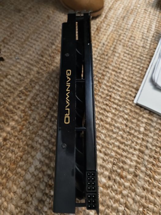 Gráficas NVIDIA GTX 470 e GTX 570