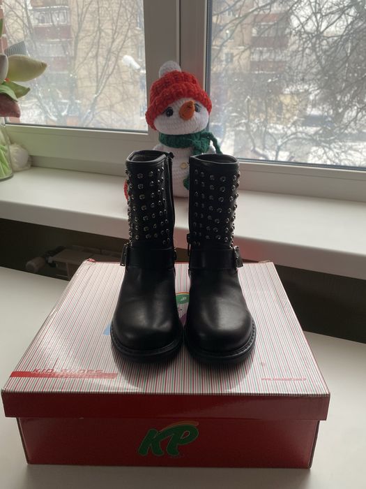 Взуття для дівчинки