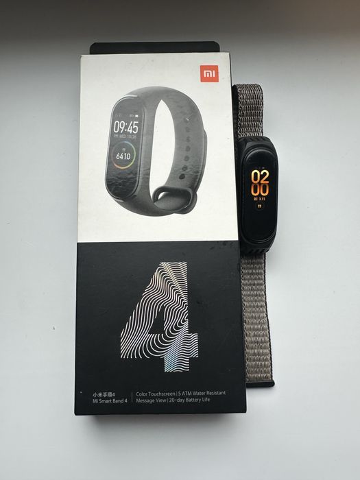 Фитнес браслет mi band 4