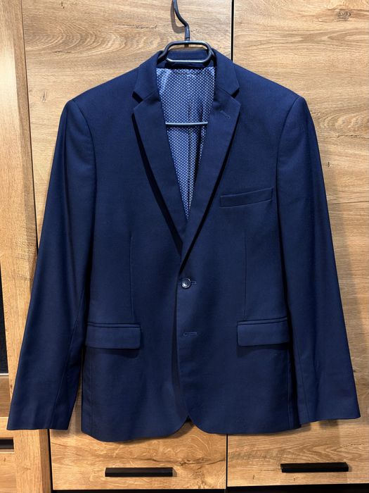 Granatowy garnitur męski, marynarka jednorzędowa, rozmiar S-M 170/48/86, slim fit