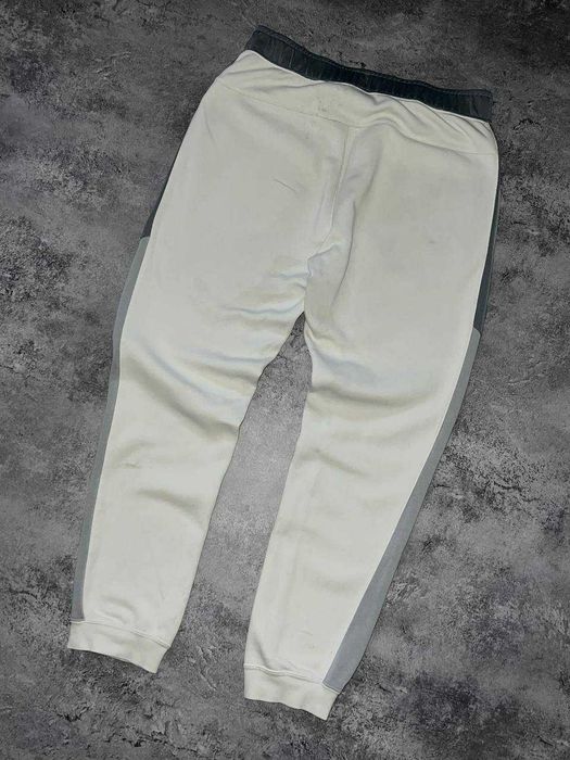 Спортивные штаны Nike tech fleece