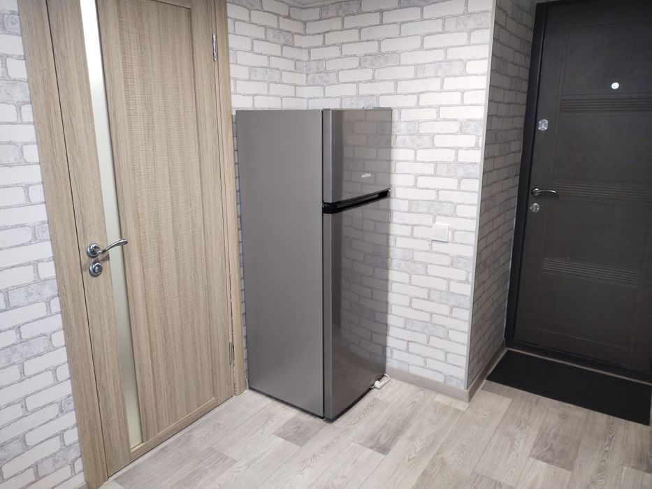 Сдам посуточно,подобово Двухуровневую  студію на левом березі район 9-