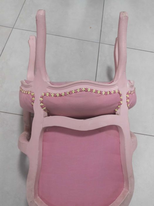 Drewniany fotel dla dziewczynki