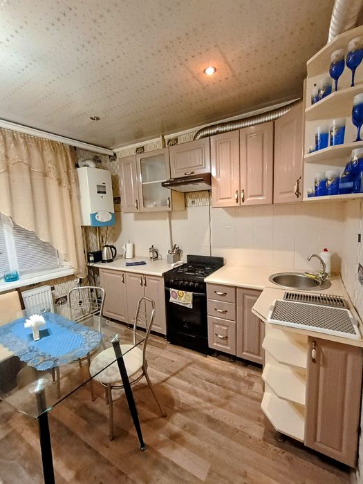 Обл.лікарня посуточно почасово двухкомнатную квартиру Жадова