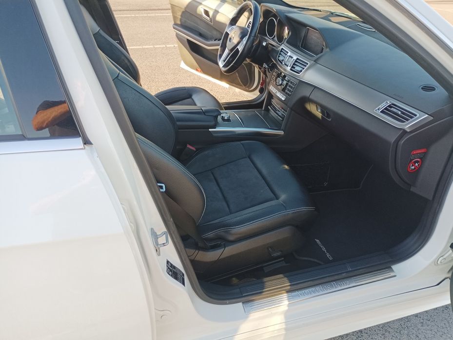 Mercedes E 250 Sw AMG 204 CV  Caixa Automática  de 7 velocidades  e 7 Lugares e Tecto panorâmico e de abrir